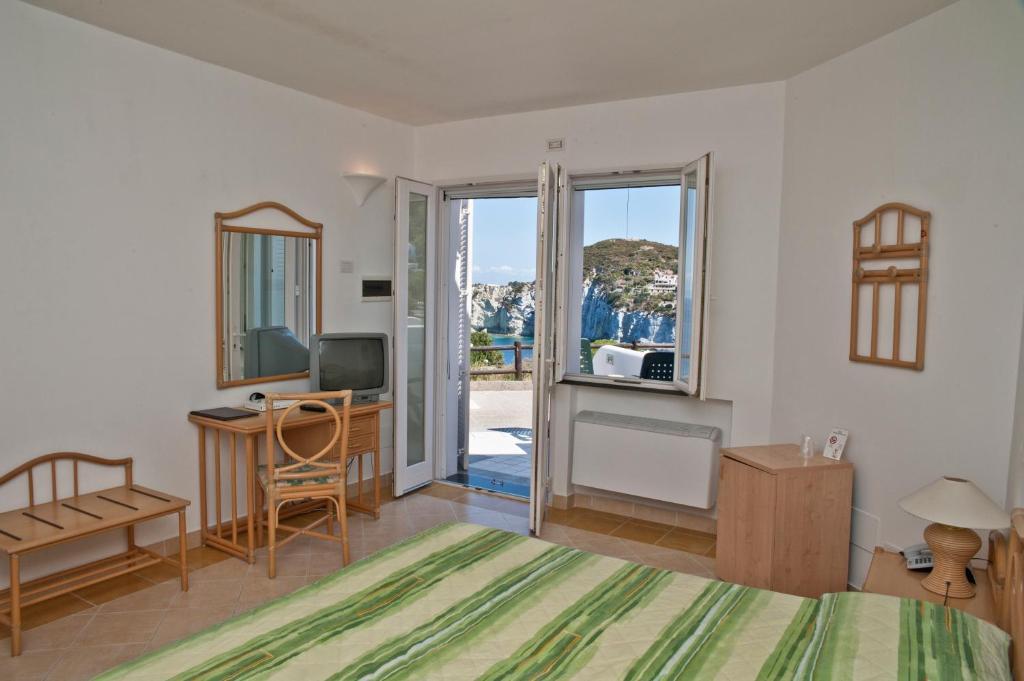 Hotel Villaggio Dei Pescatori ปอนซา ภายนอก รูปภาพ