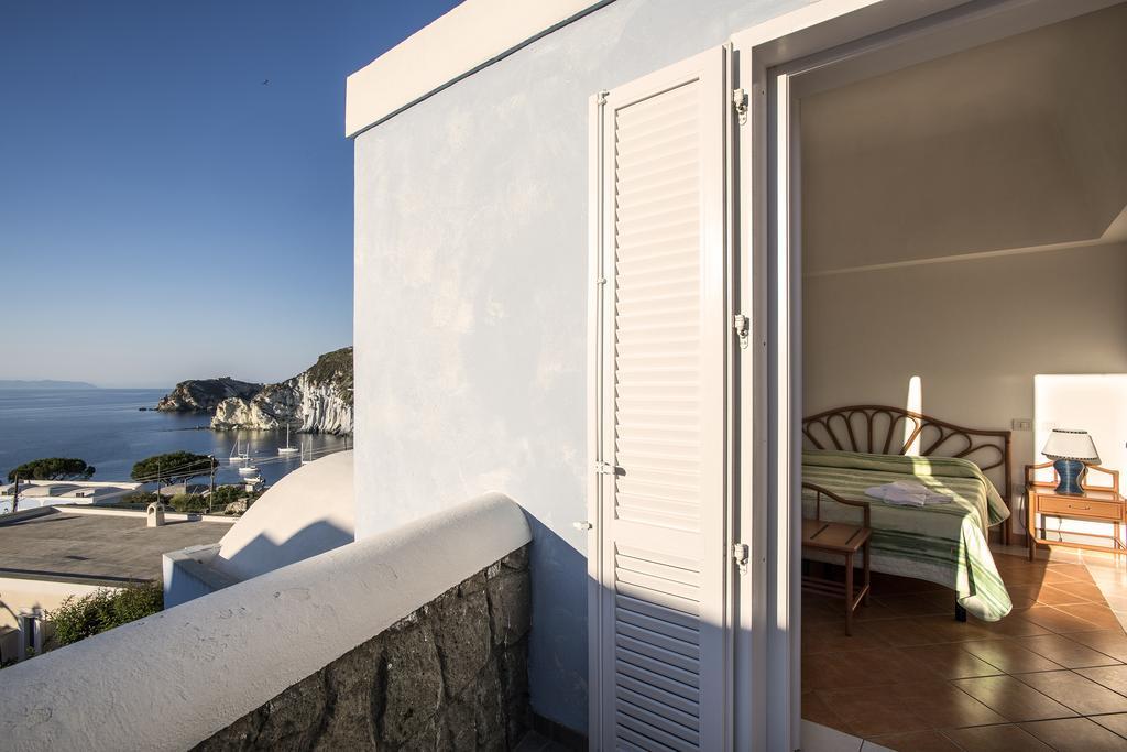 Hotel Villaggio Dei Pescatori ปอนซา ภายนอก รูปภาพ