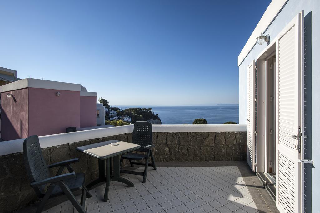 Hotel Villaggio Dei Pescatori ปอนซา ภายนอก รูปภาพ