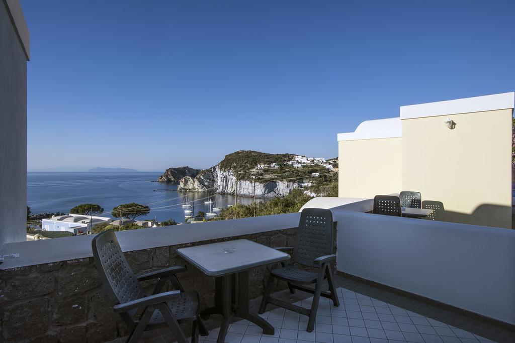 Hotel Villaggio Dei Pescatori ปอนซา ภายนอก รูปภาพ