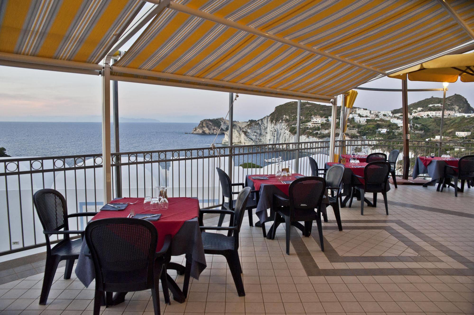Hotel Villaggio Dei Pescatori ปอนซา ภายนอก รูปภาพ