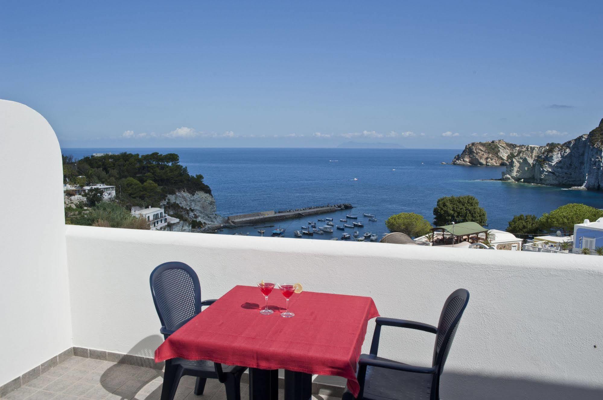 Hotel Villaggio Dei Pescatori ปอนซา ภายนอก รูปภาพ