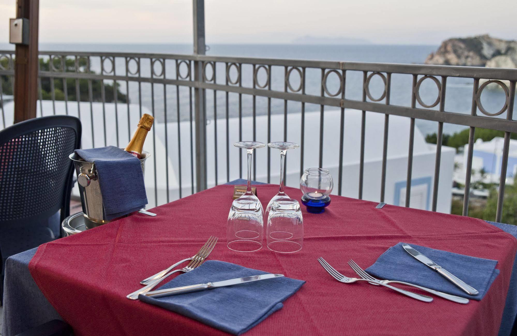 Hotel Villaggio Dei Pescatori ปอนซา ภายนอก รูปภาพ