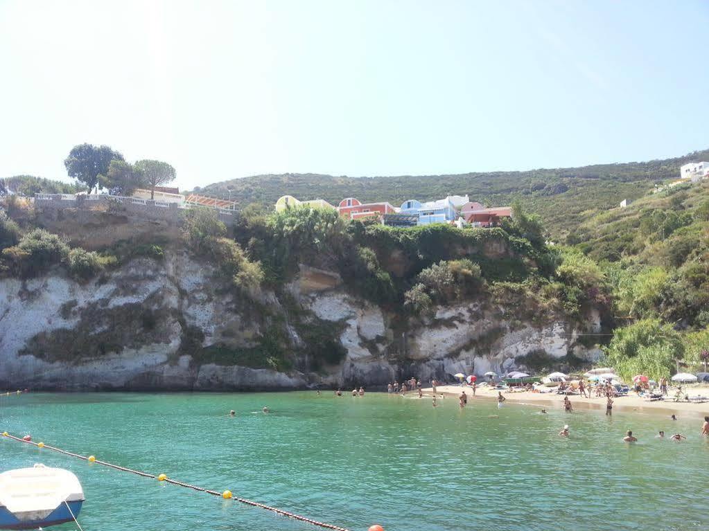 Hotel Villaggio Dei Pescatori ปอนซา ภายนอก รูปภาพ